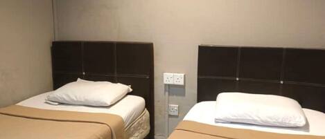 标准双床房 | 免费 WiFi