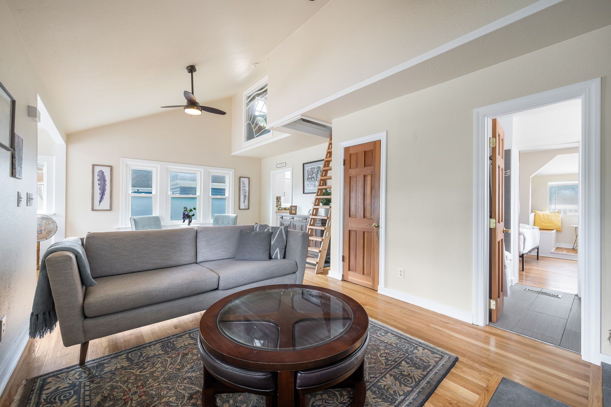 TV, fireplace, offices