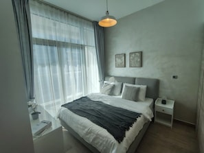 Iron/ironing board, WiFi, bed sheets