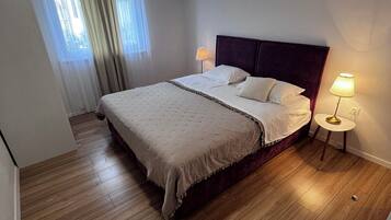 3 bedrooms, iron/ironing board, free WiFi, bed sheets
