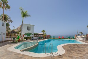 Pool - Holiday Apartment 'Corona Rosa' with Sea View, Shared Pool and Wi-Fi (Puerto Rico)