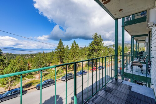 A Modern Condo With Amazing Sunsets (SL313#11)