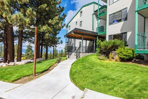 المنطقة المحيطة بالمنشأة