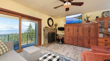 Smart TV, fireplace