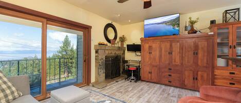 Smart TV y chimenea