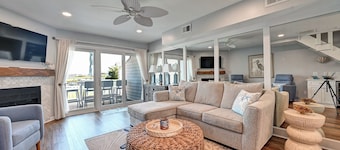 Spectacular Bay Views Near Fenwick Island - 3BR Coastal Retreat! Community Pool, WIFI, Beach Town, Shopping and Restaurants! **FREE Linens with 7 night stay**