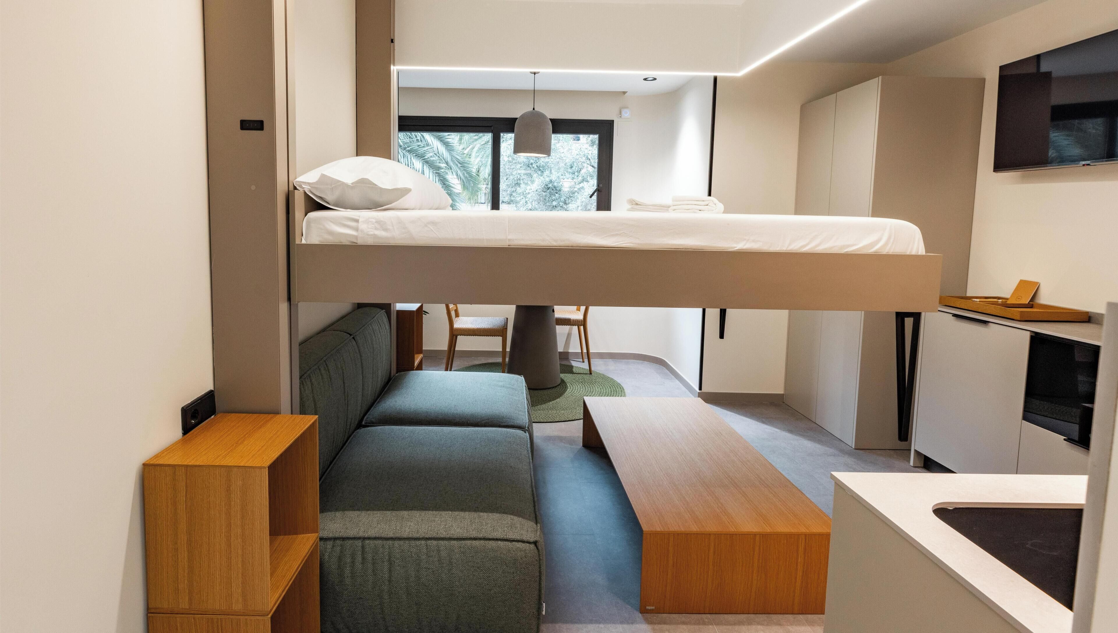 Departamento clásico | Caja de seguridad en la habitación y escritorio 