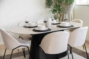 شقة | 2 عدّة غرف نوم وخدمة الإنترنت