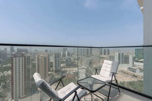 1 bedroom, Internet - Jumeirah Village Circle for 4 in a Great Location (Dubai)