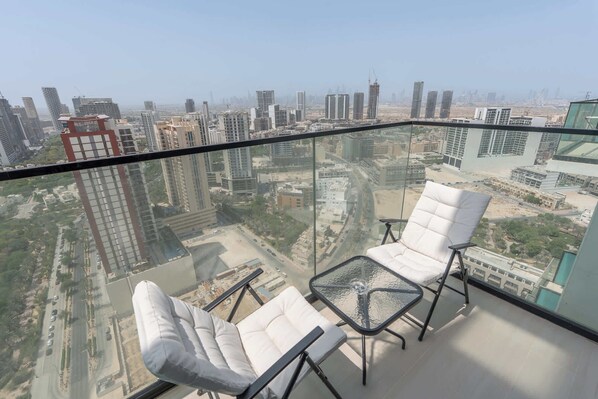 Apartment | 1 bedroom, Internet - Jumeirah Village Circle for 4 in a Great Location (Dubai)