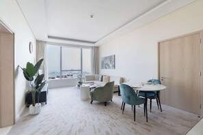 Apartment | 1 bedroom, Internet - Palm Jumeirah Sleeps 2 With Stunning Sea Views (Dubai)