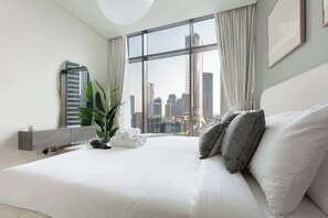 House | 1 bedroom, Internet - Business Bay Sleeps 4 With City Water Views (Dubai)