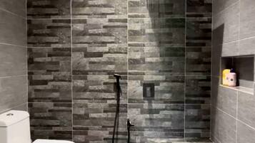 House | Bathroom | Shower, free toiletries, hair dryer, toilet paper