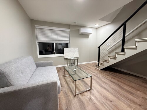 * NEW * 1BR Retreat | Heart of Campus w/ Parking