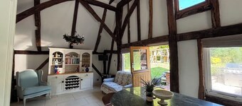 Barn Retreat - Sleeps 14, Swimming Pool & Hot Tub