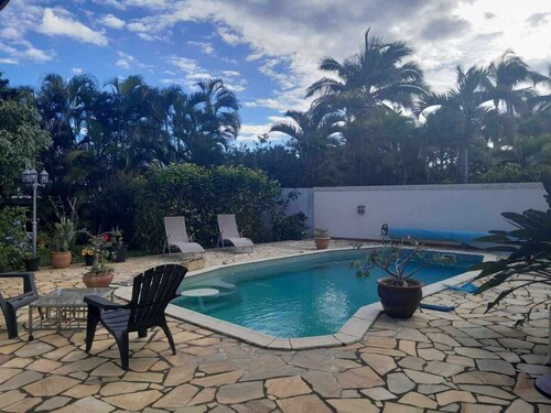Comfortable house in a quiet area close to the sea and amenities in a seaside resort.