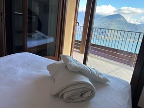 2 chambres, fer et planche à repasser, accès Internet, draps fournis