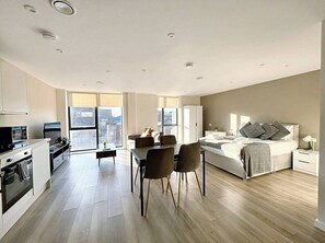 Desk, iron/ironing board, WiFi, bed sheets