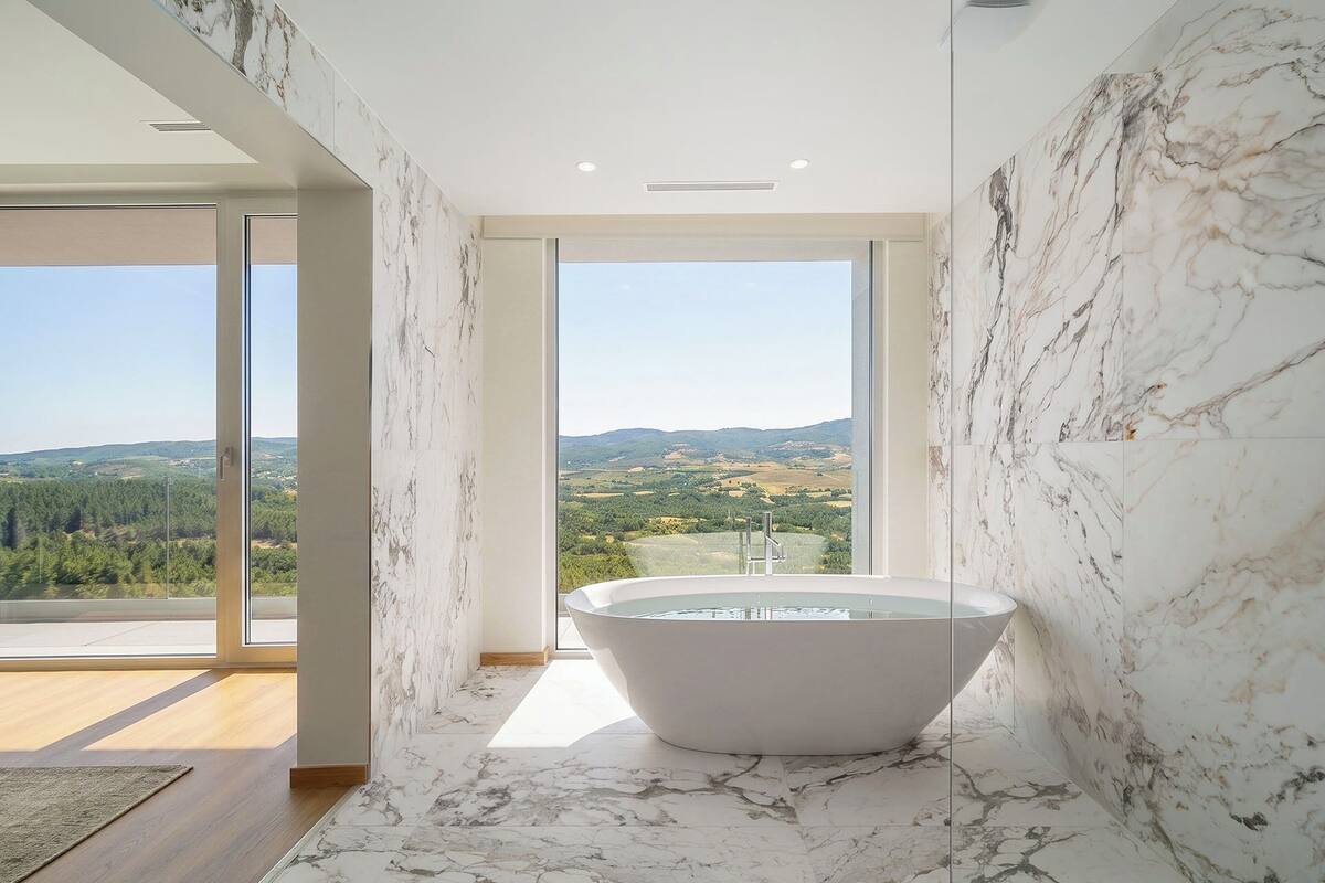 Suite Master | Baño | Artículos de higiene personal gratuitos, secador de pelo y toallas