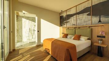 Junior Suite | Minibar, in-room safe, free WiFi, bed sheets