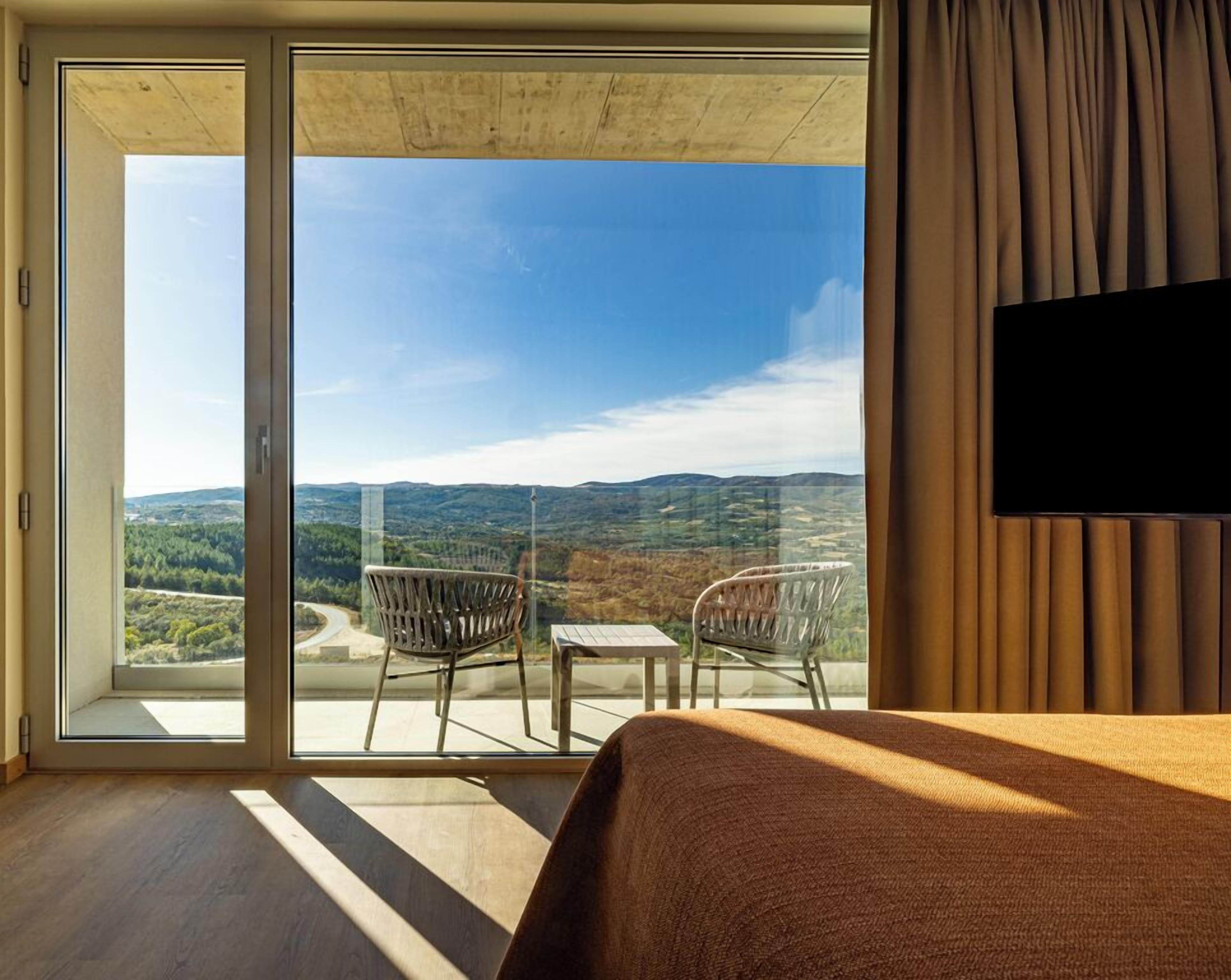 Minibar, caja fuerte, wifi gratis y ropa de cama