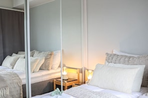 Iron/ironing board, WiFi, bed sheets