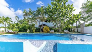 Biệt thự, 6 phòng ngủ, hút thuốc, hồ bơi riêng | Hồ bơi | Hồ bơi ngoài trời 