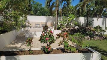 Villa, 6 Bedrooms, Smoking, Private Pool | Garden