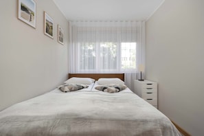 2 bedrooms, desk, iron/ironing board, travel cot