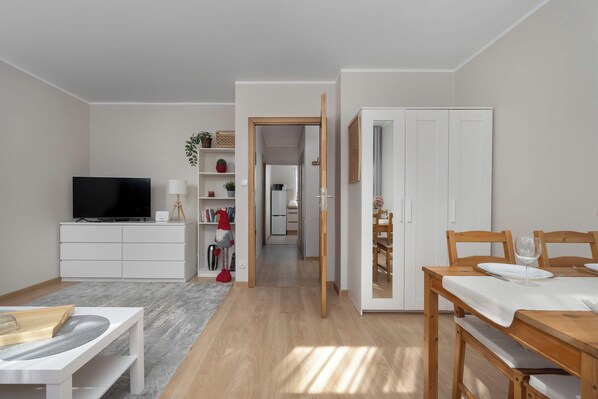 Dining - Sempołowskiej 68 Wrocław | Red Apartment with Desk for Remote Work (Wrocław)