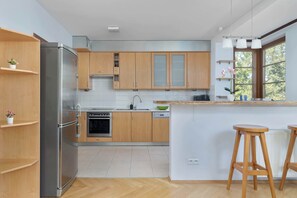 Fridge, microwave, oven, stovetop