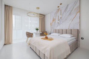 Iron/ironing board, travel cot, WiFi, bed sheets