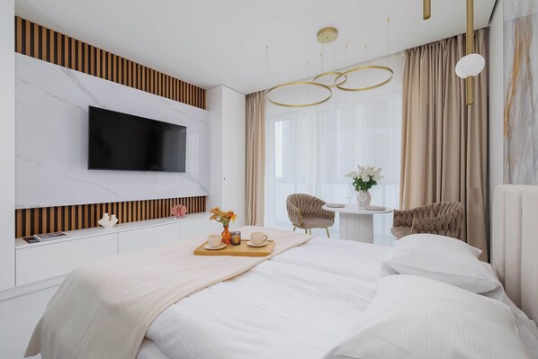 Iron/ironing board, travel cot, WiFi, bed sheets