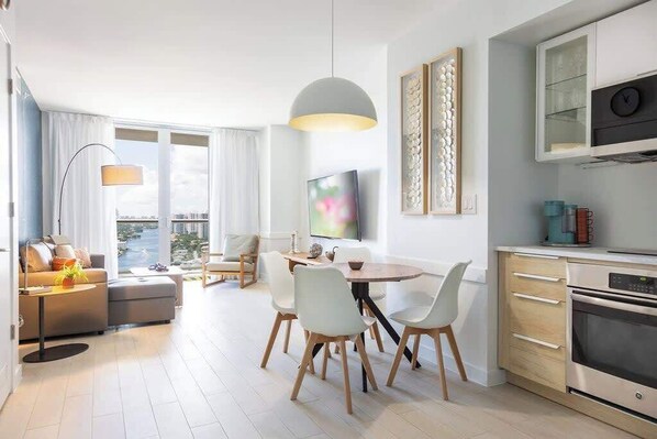 Private kitchen - 1 BR Full Kitchen- Pool Gym Beach 29th floor (Hallandale Beach)