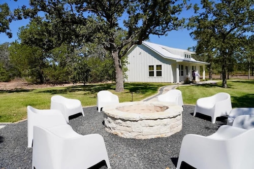 Olive + Iris | Luxe Autumn Getaway | Countryside