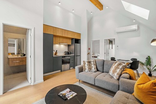 Lake and Peaks 2 Bedroom Apartment