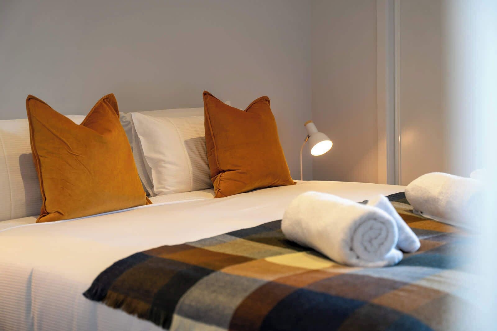 2 室のベッドルーム、アイロン / アイロン台、WiFi、ベッドシーツ