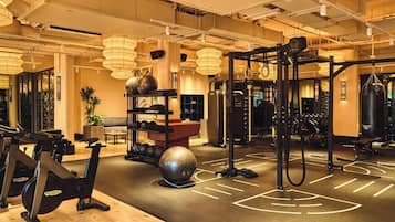 2 عدّة غرف نوم وخدمة الإنترنت