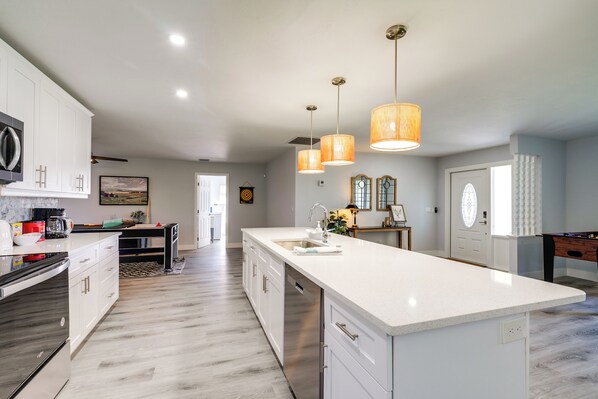 House (3 Bedrooms) | Interior - Game, Shop & Beach-hop: Family Home in Cape Coral (Cape Coral)