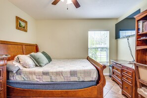 Interior - Spacious Pool Paradise w/ Fenced Yard in Tampa! (Tampa)