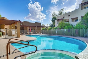 Apartment (2 Bedrooms) | Front of property