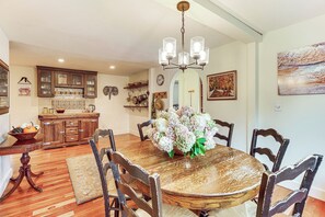 House (3 Bedrooms) | Interior - Burlington Escape By Lake Champlain & Bike Path (Burlington)