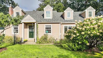 House (3 Bedrooms) | Front of property