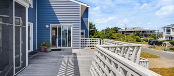 Steps to Ocean: Spacious Virginia Beach Retreat!