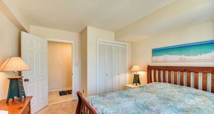 Steps to Ocean: Spacious Virginia Beach Retreat!