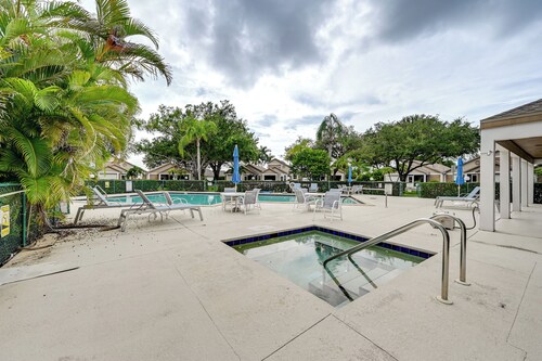 Extended Stay in Estero: Townhome w/ Lake Views!