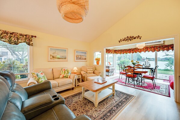 Apartment (2 Bedrooms) | Front of property