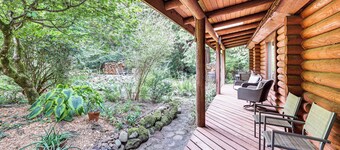 Lake Margaret Access: Boho Log Cabin w/ Backyard
