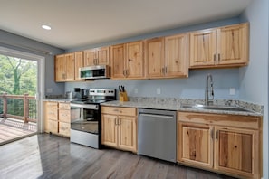 Apartment (1 Bedroom) | Interior - 12 Mi to Downtown Winston-salem: Apt w/ Balcony! (Winston-Salem)