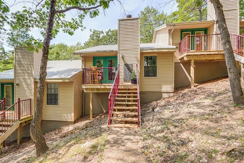 Walk to Table Rock Lake: Updated Cabin w/ Deck!